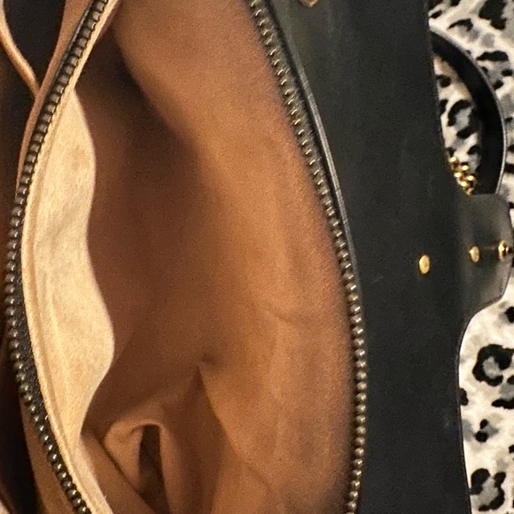 Gucci purse - Picture 6 of 9